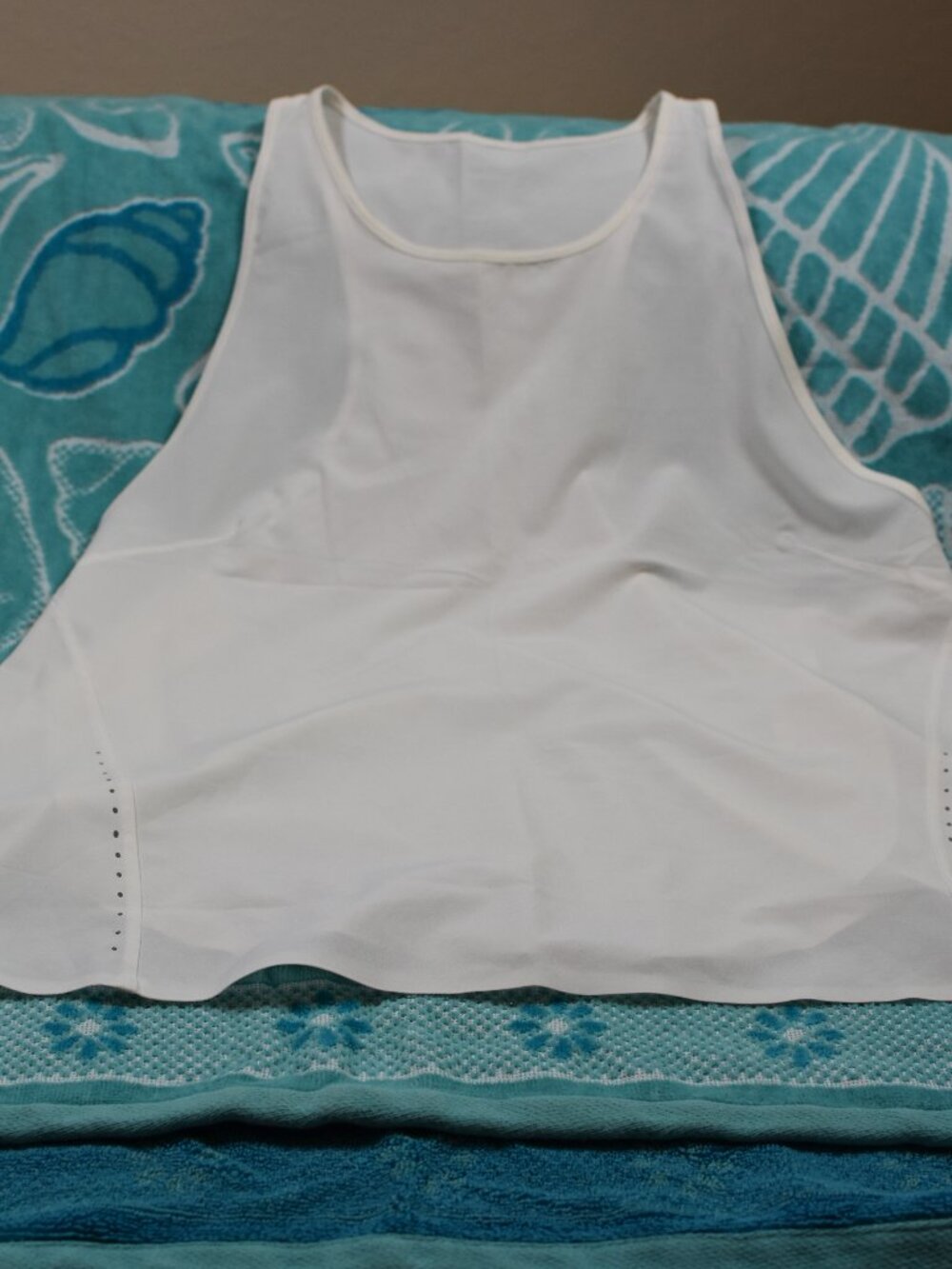 Lululemon white tank